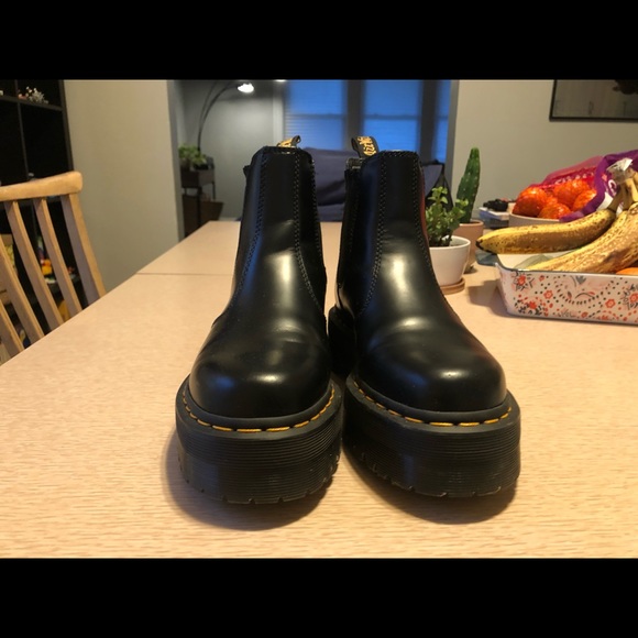Doc Martens chelsea 2976. CROSS LISTED ON DEPOP - Picture 2 of 6